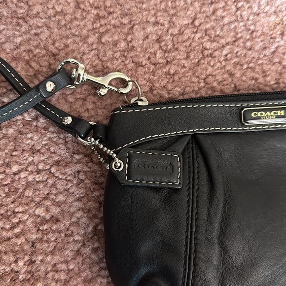 Black coach wristlet - Picture 2 of 4